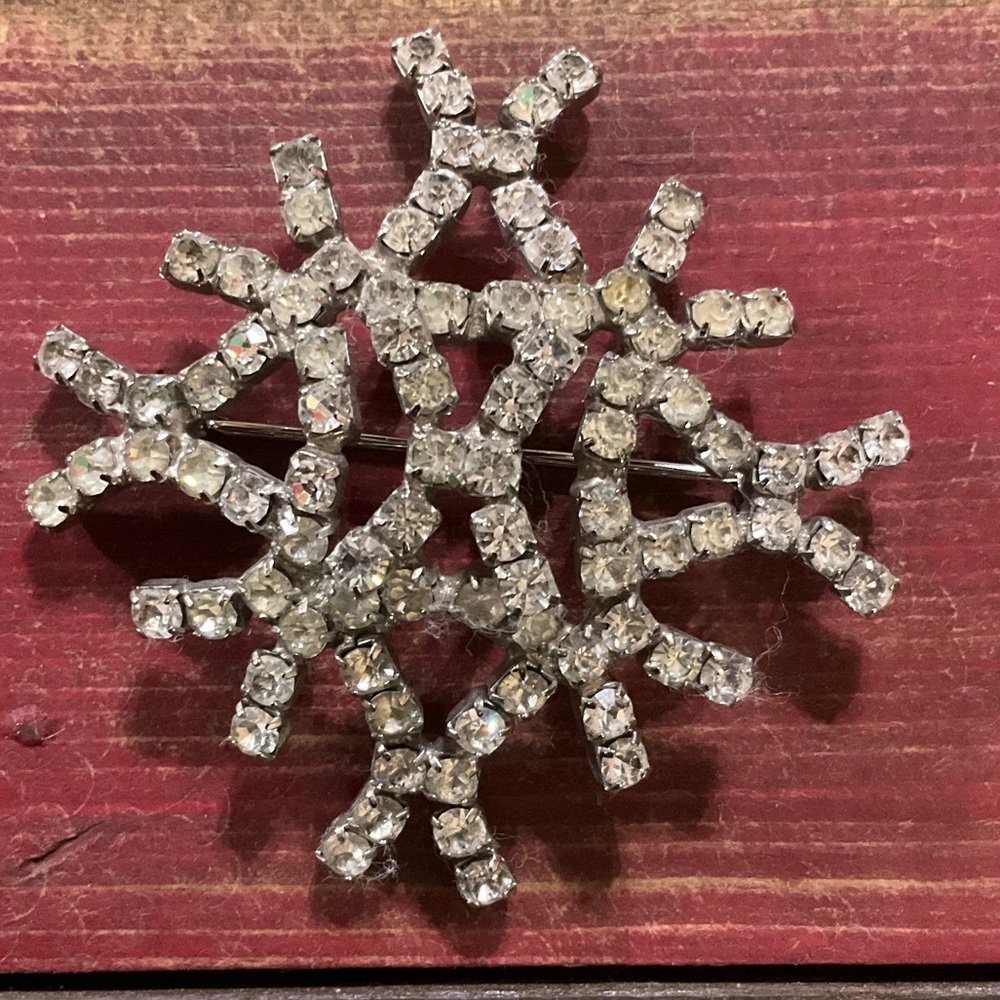 Vintage Rhinestone Brooch